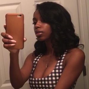 Meet your Posher, Malia